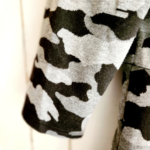 Papillon Sweatshirt Dress sz S NWT Black & Gray Camo - Picture 5 of 12